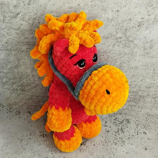 Вязания игрушки лошадь амигуруми, красная