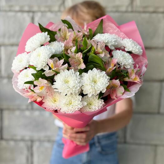 Букет из альстромерии хризантемы кустовой белой