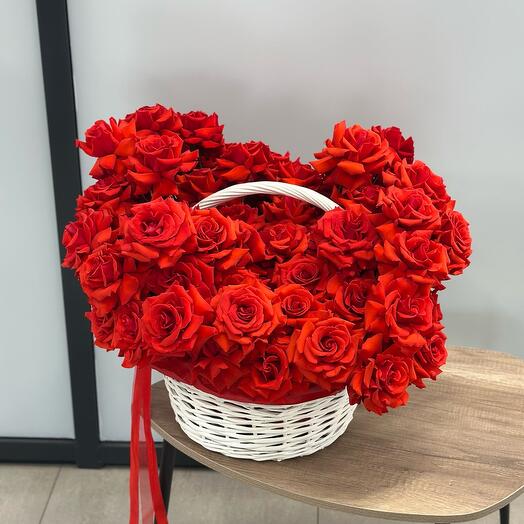 Корзина с французскими розами