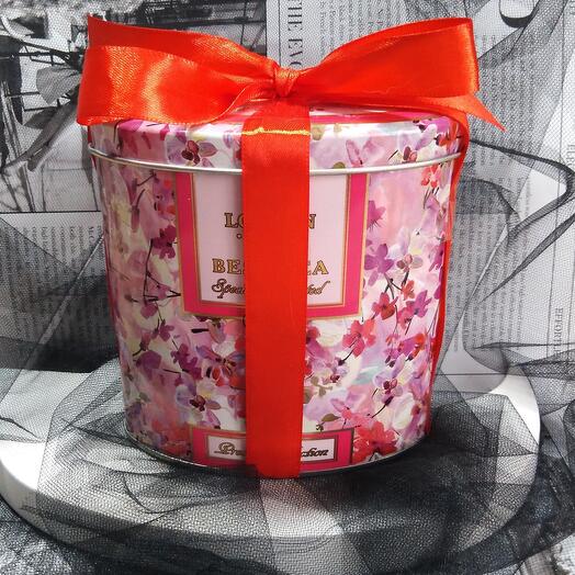 Чай подарочный в жестяной банке