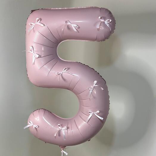 Воздушный шар-цифра с бантиками на 5 лет