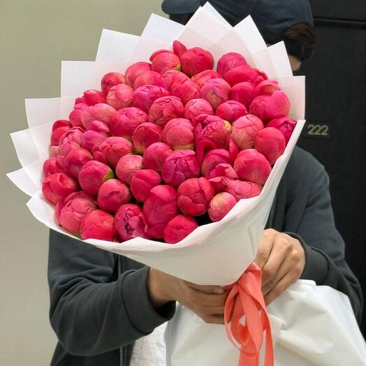Букет из коралловых пионов отборные
