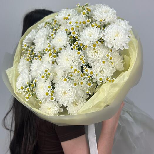 Кустовая хризантема и матрикария (размер L)