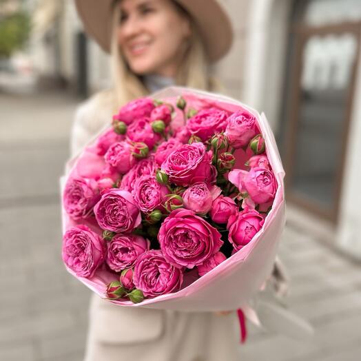 Розы кустовые пионовидные в упаковке