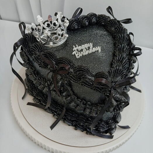 Торт сердце с короной в стиле Ламбет