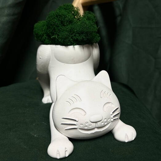 Статуэтка «Котенок» с мхом, белая