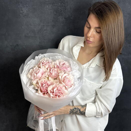 Милый букет из 7 розовых французких роз