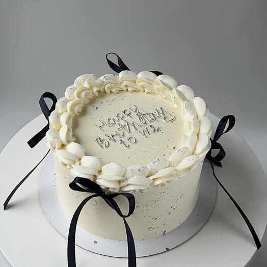 Торт на 1 кг "Happy birthday to me" с рюшками и бантиками