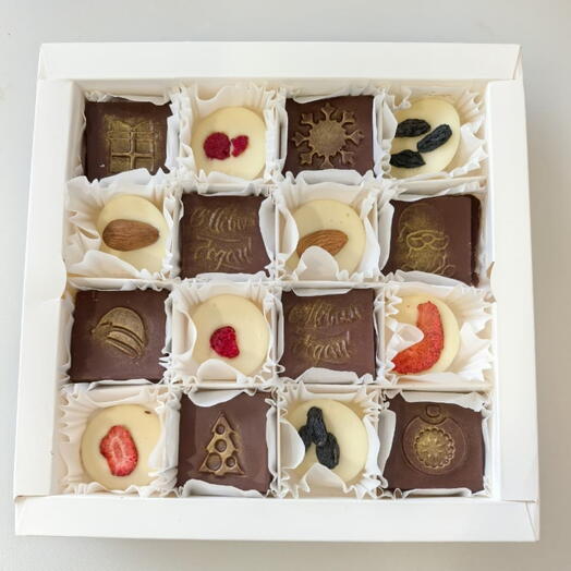 Набор шоколадных конфет ручной работы