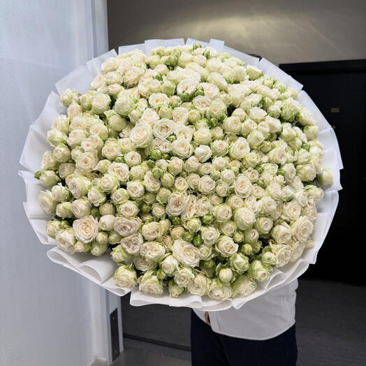 Букет из кустовых роз