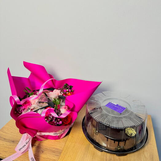 Бокс букет с трайфлом+торт кг