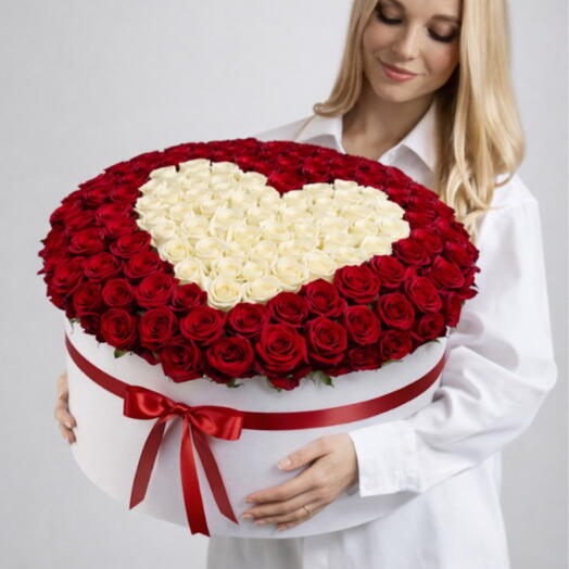 Цветы в коробке сердце