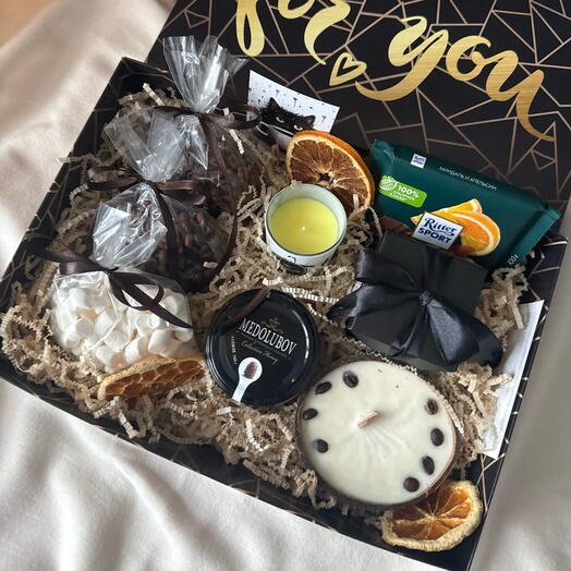 Подарочный набор с кофе, соевыми свечами в кокосе и стакане, мёдом, шоколадом и конфетами (для мужчин и женщин)
