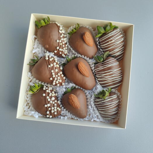 Strawberries in milk chocolate 9 pieces