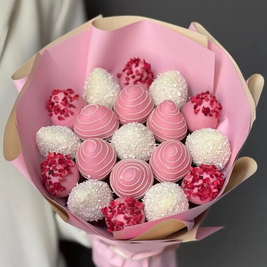 Букет с клубникой в белом шоколаде 🌸
