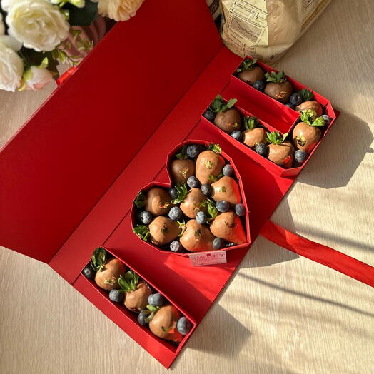 Бокс клубники в шоколаде I ️ U на День Святого Валентина