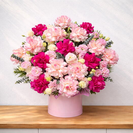 Французские розочки в коробке — премиальная композиция из роз и лизиантусов