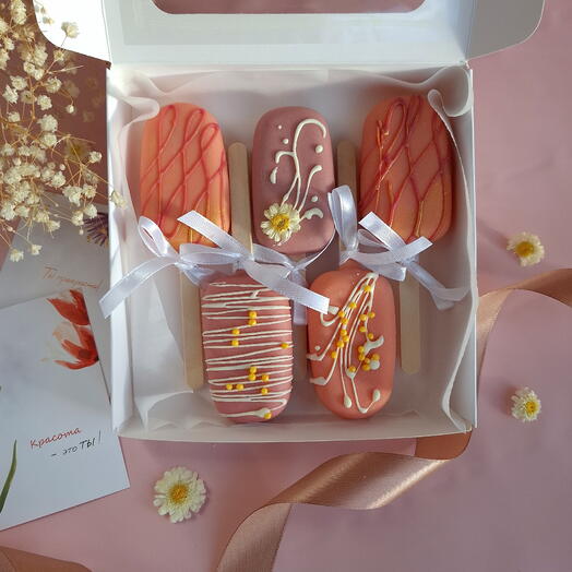 Ассорти мини чизкейков на белом шоколаде на праздник 8 марта любимой мамочке, девушке, коллегам в офис