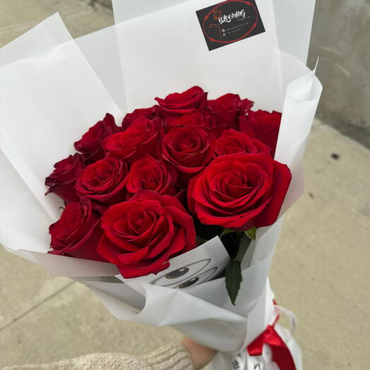 15 redd roses
