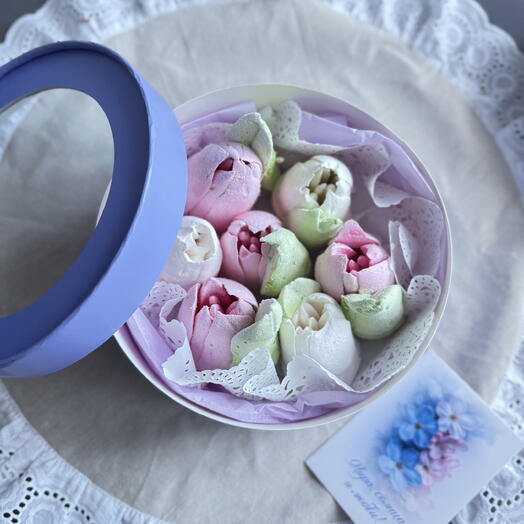 Marshmallow tulips