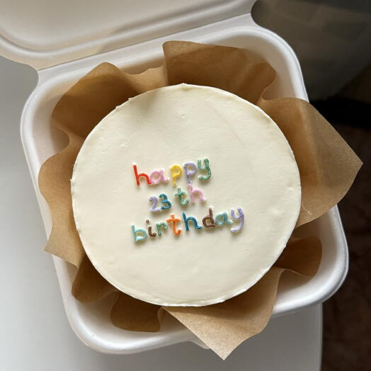 Бенто-торт с разноцветной надписью «happy 23th birthday »