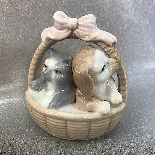 Корзина щенок и котёнок