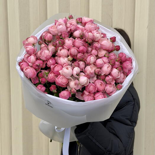 Моно-букет из 19 кустовых пионовидных роз «Silva Pink»