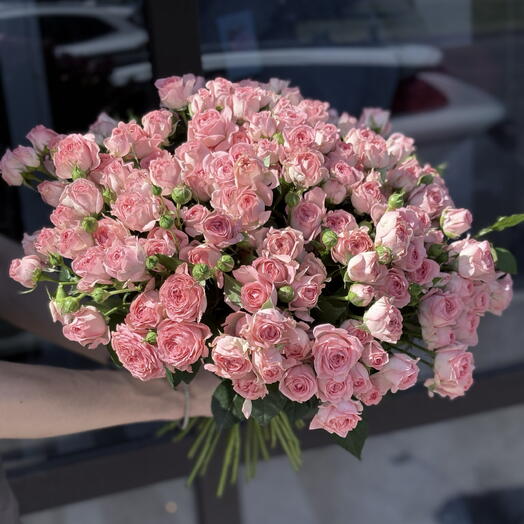 Кустовые розы 35 штук