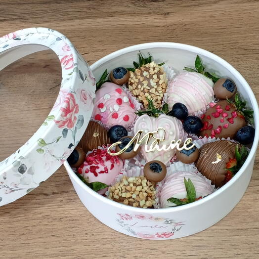 Клубника в шоколаде для мамы