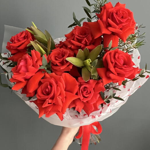 Букет из 9 алых роз