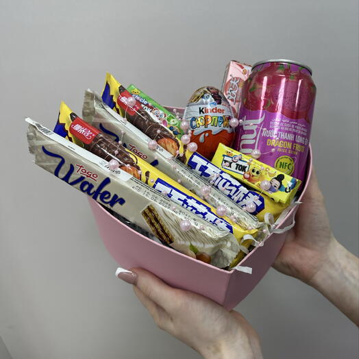 Sweet box со сладостями и напитком