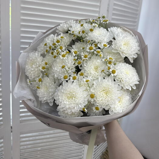 Букет с хризантемами и ромашкой 🌼