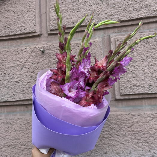 Букет гладиолусы