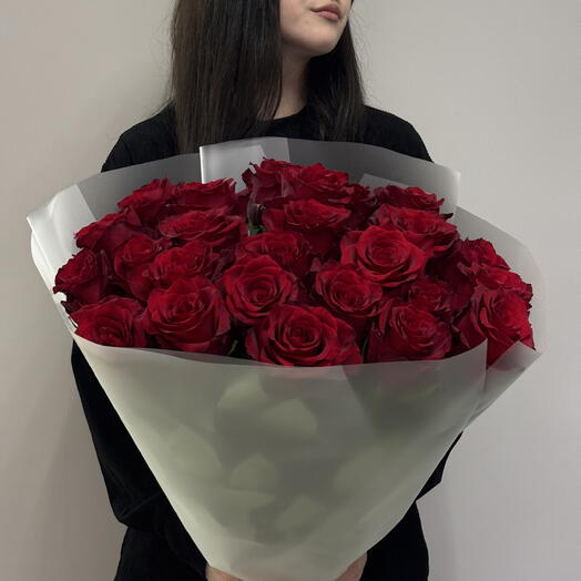 25 красных роз