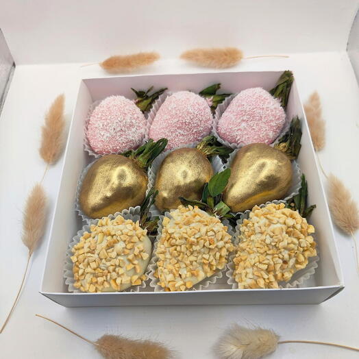 🍓 T05: клубника в шоколаде с арахисом, кокосом и золотом 9-12 ягод