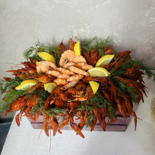 Креветки и раки в коробке 🦀🦀