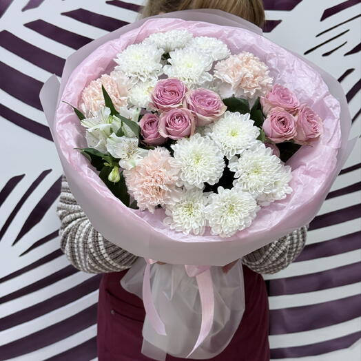 Букет💝«Сладуся»кустовая роза с диантусами ,кустовой хризантемой и альстромерией