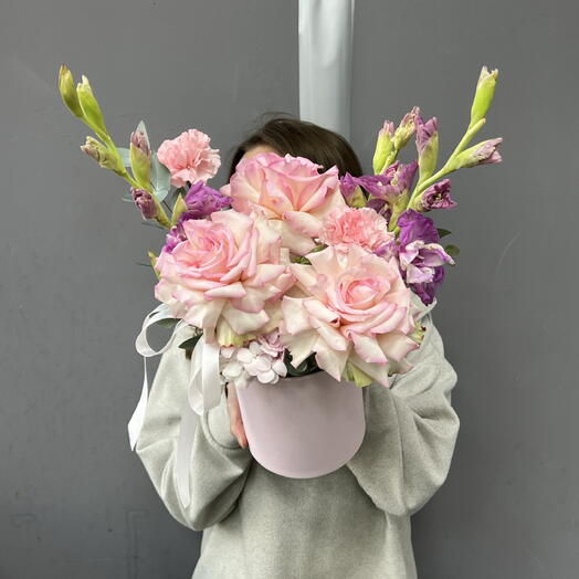 Нежная композиция с Розами и Гладиолусами🌸