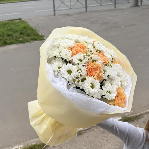 Букет из гвоздики, Хризантемы и матрикария