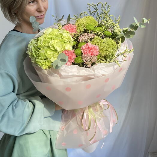Букет из гортензий, диантусов и экзотики 🌸