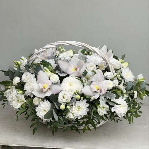 Корзина с орхидея, маттиола , альстромерия , эустома 🌺