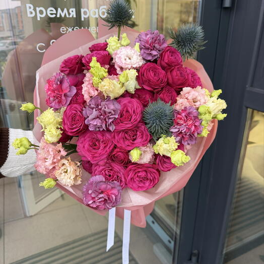 Шикарный букет с пионовидной розой и эустомой