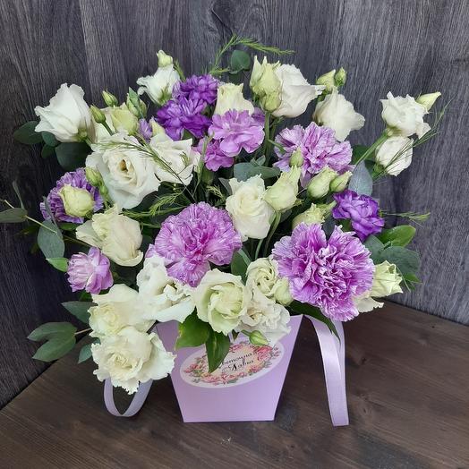 Playm package from moonlight carnations and eustoma