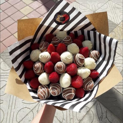 Ramo de fresas en chocolate mezcla medio