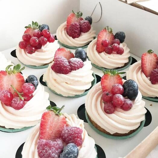 Cupcakes "Berry basket"