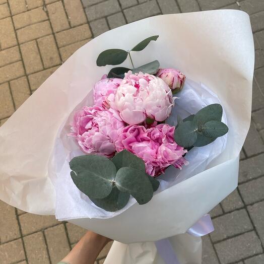 Букет из 3х нежно розовых пионов