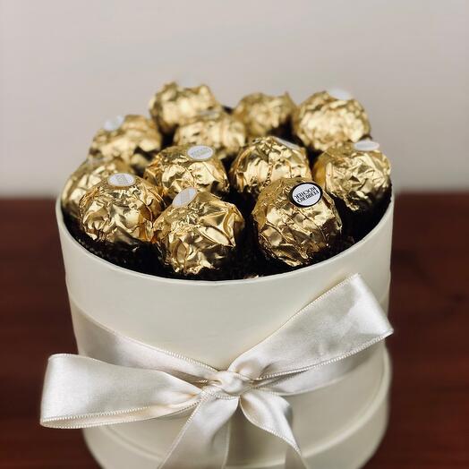 Ferrero Rocher Box, Flowers & Gifts London, buy at a price of 1973 RUB ...