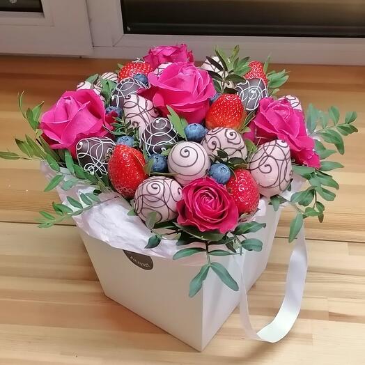 Клубника в шоколаде в коробке