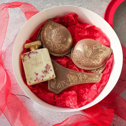 Chocolate gift - lace set and Chanel