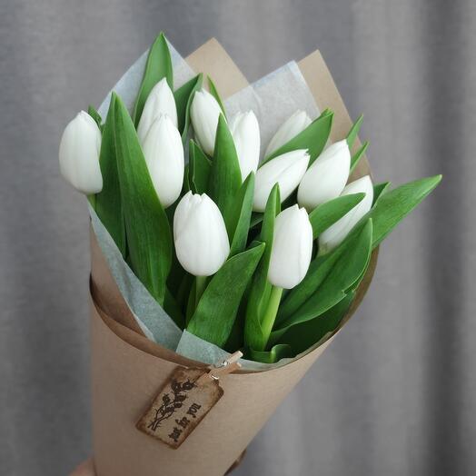 Tulipanes blancos